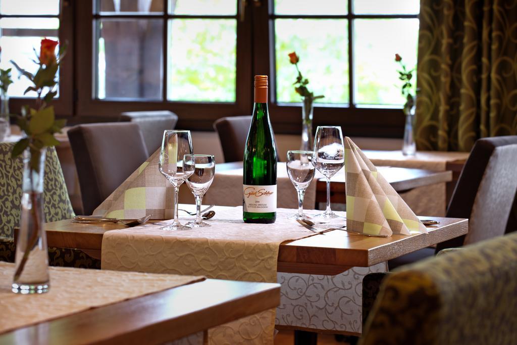 Weinhotel Sonnenschein Ernst Extérieur photo