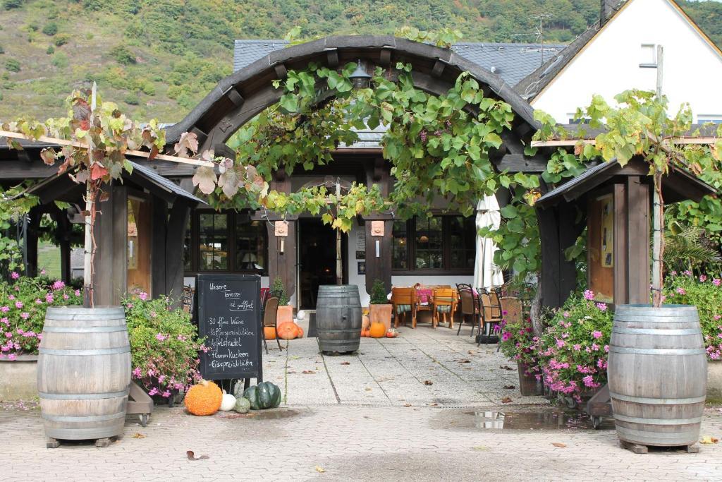 Weinhotel Sonnenschein Ernst Extérieur photo