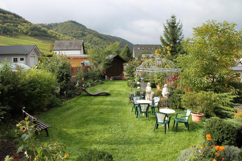 Weinhotel Sonnenschein Ernst Extérieur photo